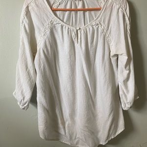 White quarter-sleeve blouse